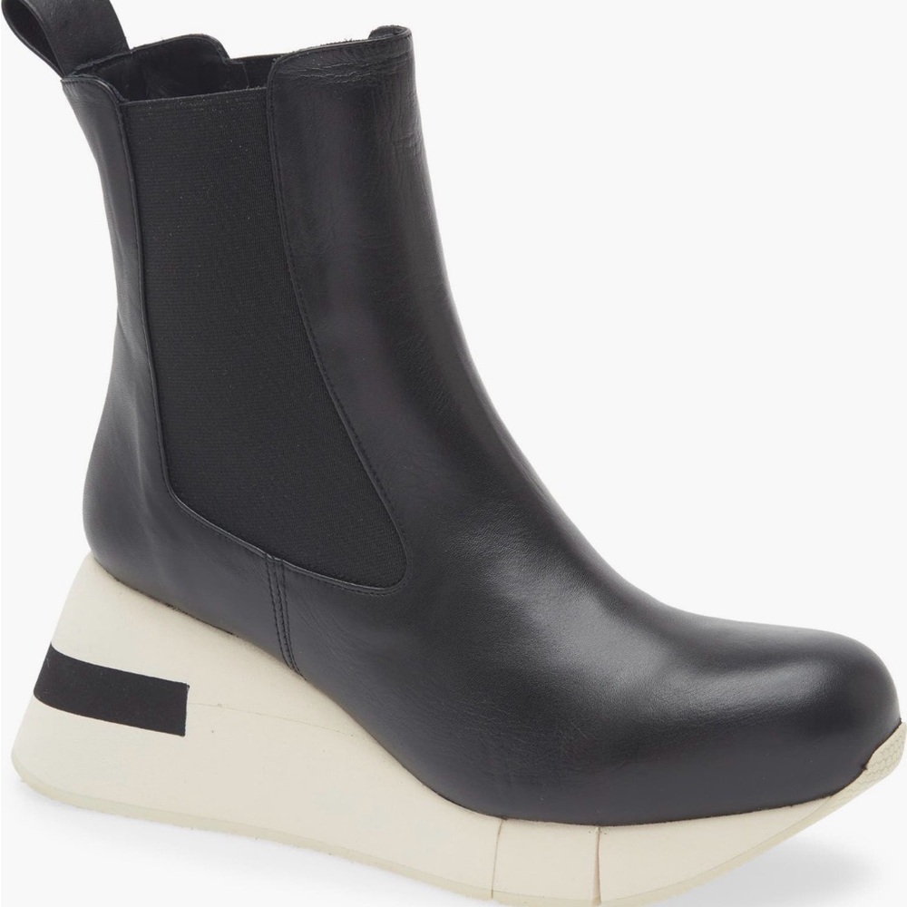 Paloma Barcelo Rigel Black Leather Chelsea Boots - White Platform- NIB